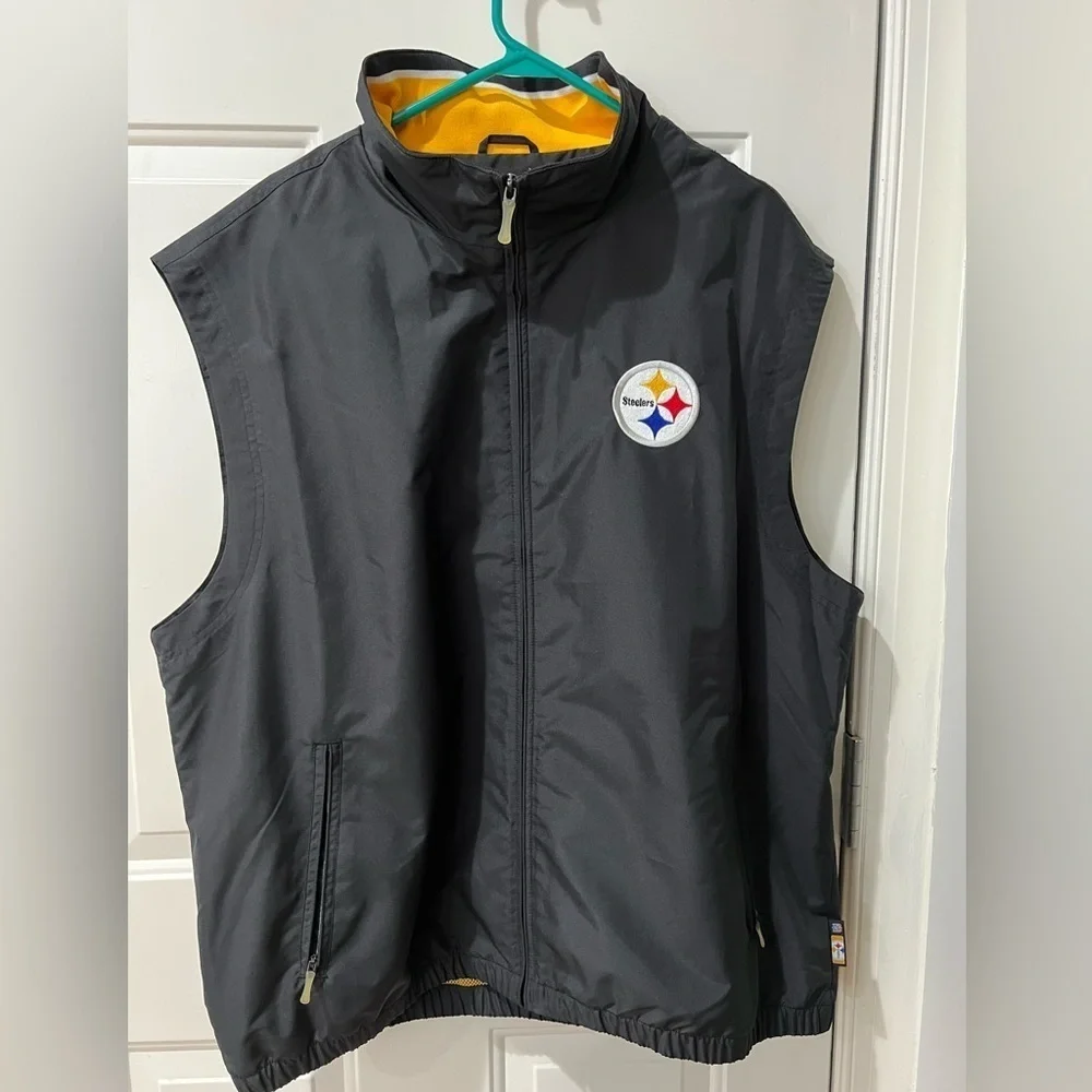 Men’s Steelers windbreaker vest. NWOT SIZE XL Reebok